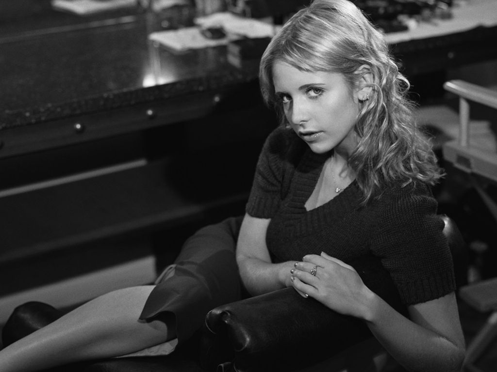 Sarah Michelle Gellar Sexy Wallpaper Images